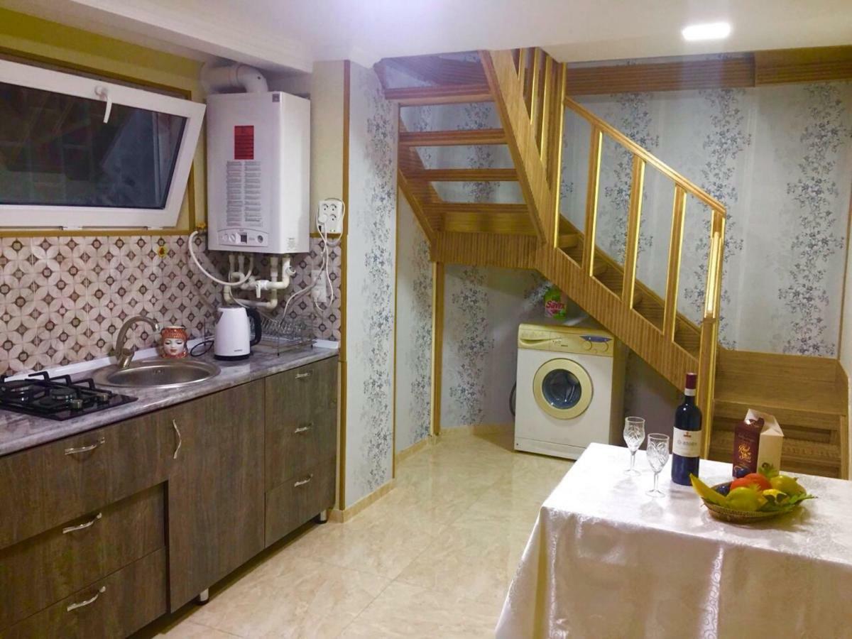 Guliko'S Apartment In Tbilisi Exteriör bild